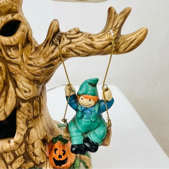 Lights up! Halloween Tree with Witches and Ghouls - Picture 12 of 14